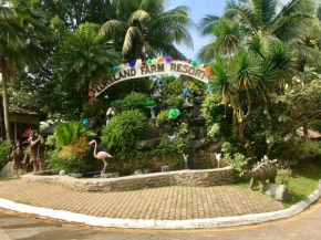 Гостиница Loreland Farm Resort  Антиполо